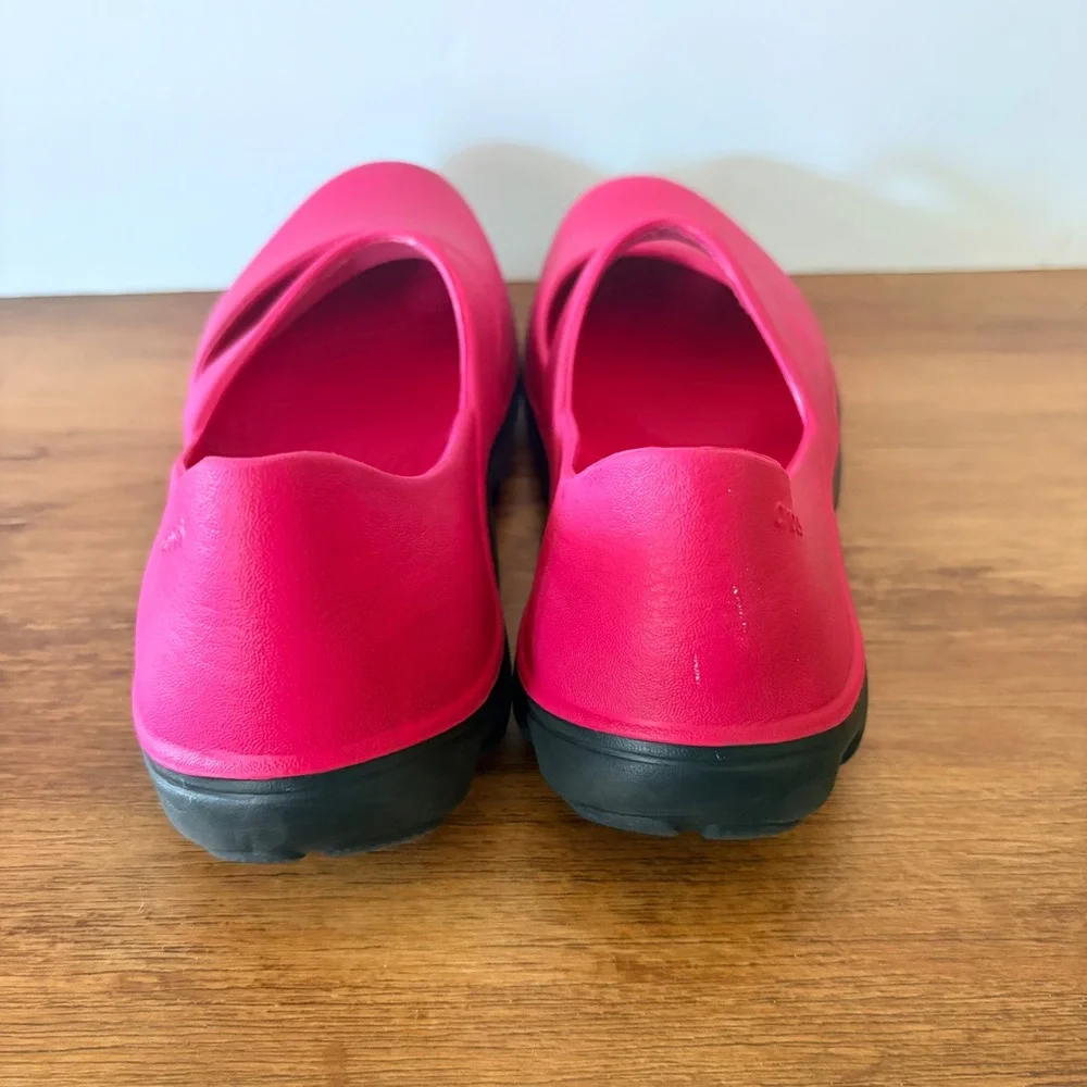 Crocs Duet Busy Day Mary Jane Flats Raspberry Pink Womens 9 Casual Comfort Shoes